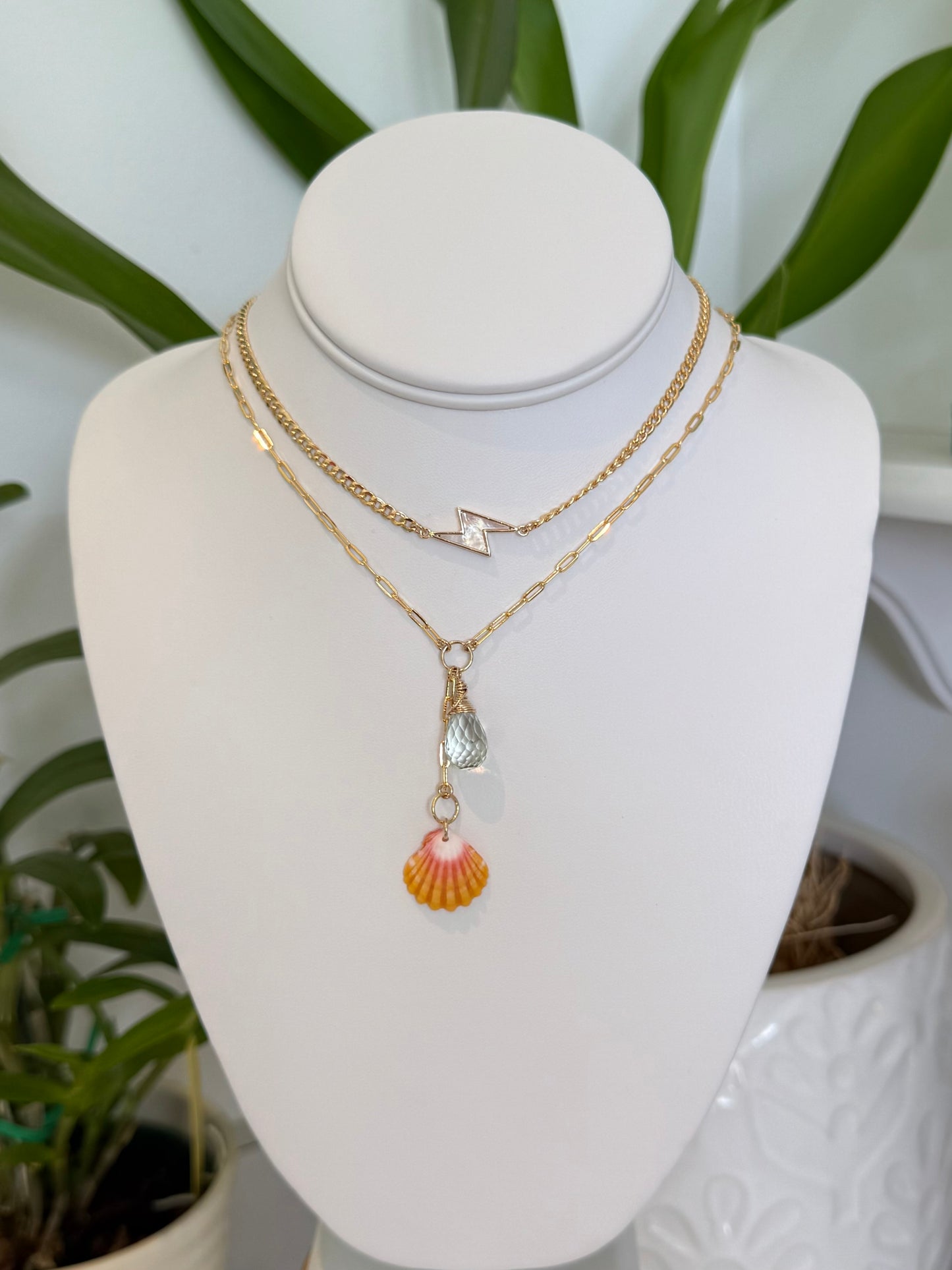 Sunrise Shell & Peridot Necklace no. 2